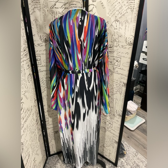 Natori Multicolor Abstract kimono - Picture 5 of 9